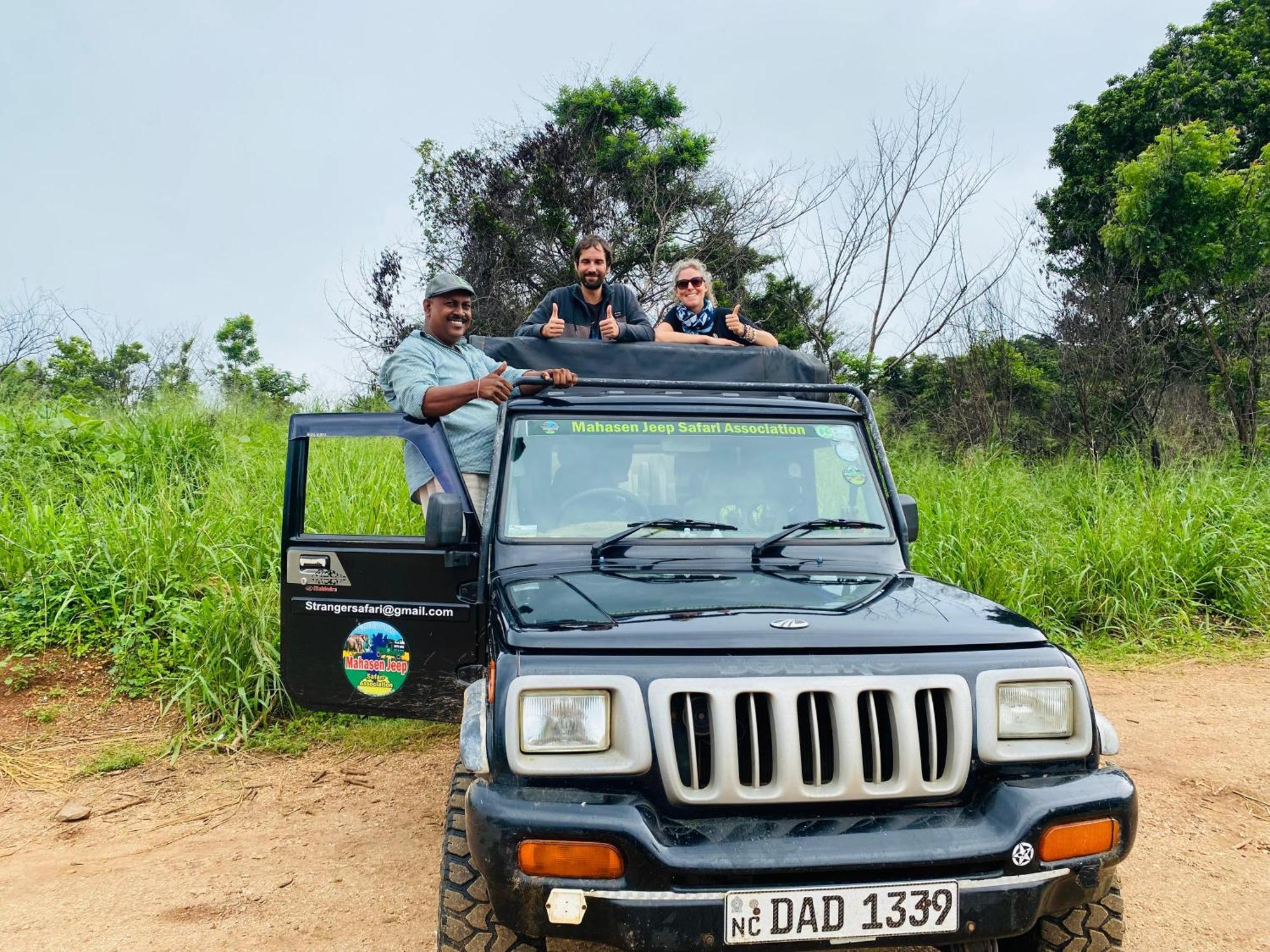 הבאראנה Minneriya Jeep Safari מראה חיצוני תמונה